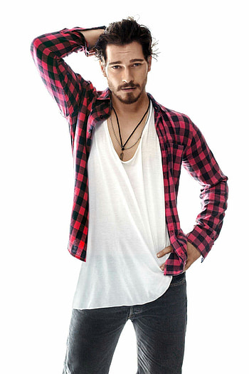 Catagay Ulusoy, Turkish actors, Handsome star, Talented performer HD phone wallpaper