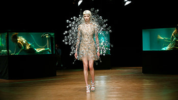 Elemental truths, Iris van Herpen, New York Times, Schiaparelli HD wallpaper