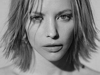 Sienna Guillory, english, sexy, actress HD wallpaper