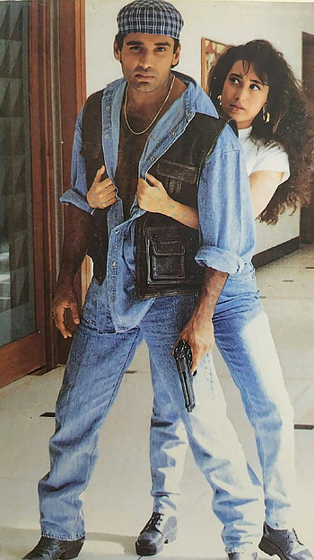 Karishma Kapoor, suniel shetty HD phone wallpaper