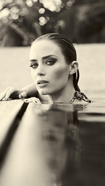 Emily Blunt, for mobile HD phone wallpaper
