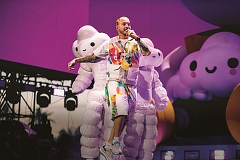 J. Balvin Music, World of colors, Changing industry, Pollstar News HD wallpaper