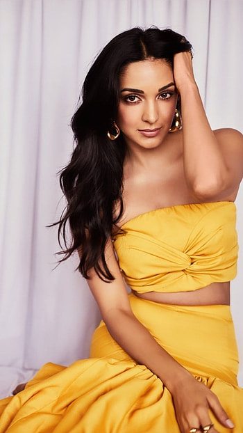 Kiara Advani, Yellow, Dress HD phone wallpaper