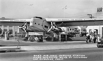 Bob's Airmail Service Station, plane, graph, black and white, gas station HD wallpaper