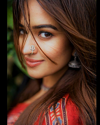 Poojitha ponnada, Telugu actress HD phone wallpaper