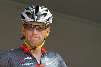Lance Armstrong, Throwing in the towel, Doping allegations, Loss of titles HD wallpaper