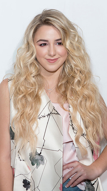 Chloe Lukasiak, american dancer, actress HD phone wallpaper