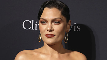 Jessie J, Singer and songwriter, Musical sensation, Unique and powerful voice HD wallpaper