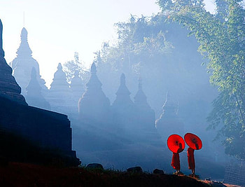 Two's Company, mist, morning, red, trees, oriental, people, temples, umberellas HD wallpaper