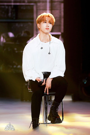 jisung being pretty, han, kpop, stray kids, straykids, han jisung HD phone wallpaper