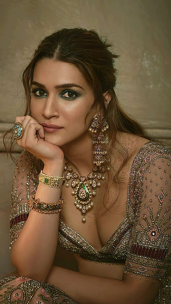Kriti Sanson, bollywood actress, cleavage HD phone wallpaper