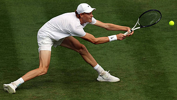 Jannik Sinner at Wimbledon 2023 - Dynamic Tennis Action, Wimbledon 2023, tennis, Sports HD wallpaper