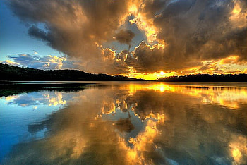Days beautiful goodbye, sunlight, clouds, mountains, lake, reflections, sunset, evening, calm water HD wallpaper