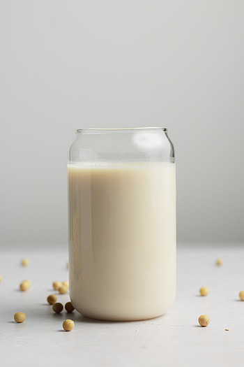 Homemade soy milk, Japanese cuisine, Non-dairy milk, Soybean processing HD phone wallpaper
