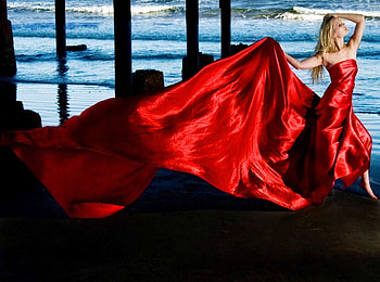 DRESS FIGHT FOR.., model, red, saten, dress, ocean HD wallpaper