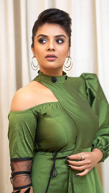 Sreemukhi, model, actress HD phone wallpaper