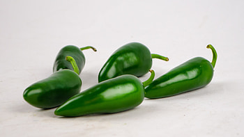 Jalapeno paprika online bestellen, Authentic spice, Versatile ingredient, Convenience of online shopping HD wallpaper