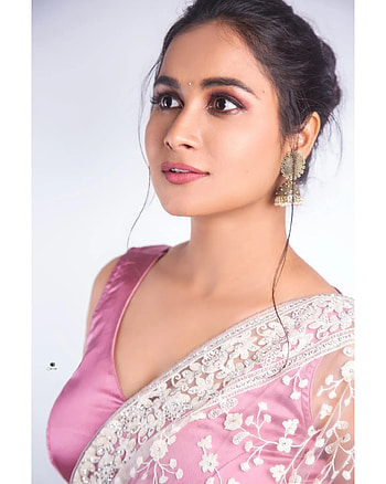 Kanchan bamne, eye, head, Telugu actress HD phone wallpaper