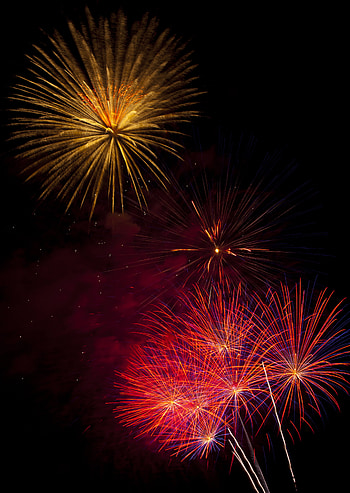 Holidays, Night, Salute, Sparks, Holiday, Fireworks, Firework HD phone wallpaper