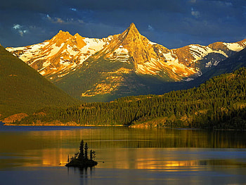 Glacier lake, night, golden, peaks, mountain, lake, glacier, reflection, clouds, sky, water, evening HD wallpaper