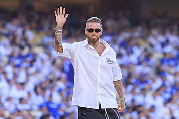 Captain's Wave — Football HD wallpaper