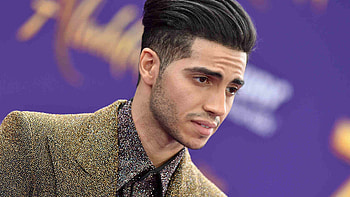 Mena Massoud, Criticism, Israel visit, Aladdin star HD wallpaper