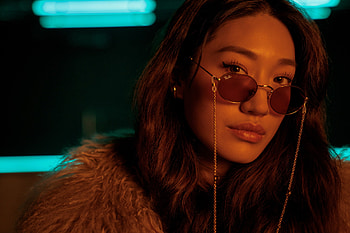 Peggy Gou, Sunglasses style, Fashion statement, Canerofset HD wallpaper