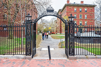 Bradstreet Gate, Harvard University HD wallpaper
