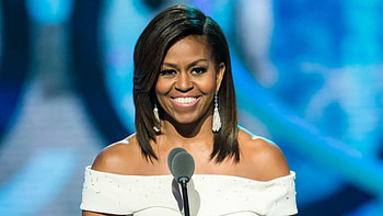 Michelle Obama, Iconic pantsuit, Regional fashion, Harper's Bazaar Arabia HD wallpaper