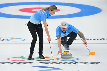 Vicky Persinger and Chris Plys, Curling HD wallpaper