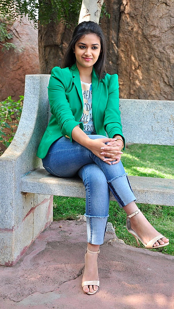 Keerthi Suresh, Gorgeous Heroine HD phone wallpaper
