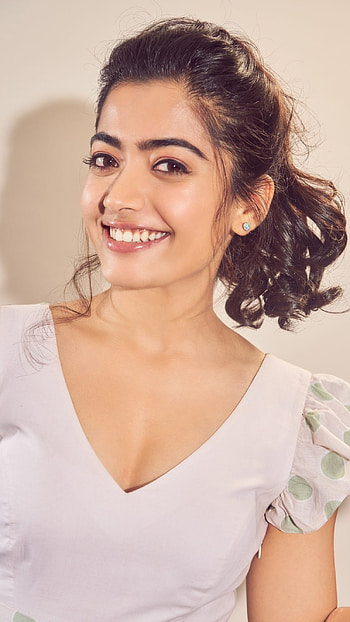 Rashmika Mandanna, South Heroine HD phone wallpaper