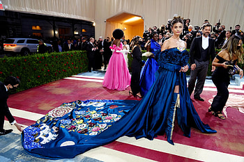 Met Gala 2022, Taylor Hill, Blue gown HD wallpaper