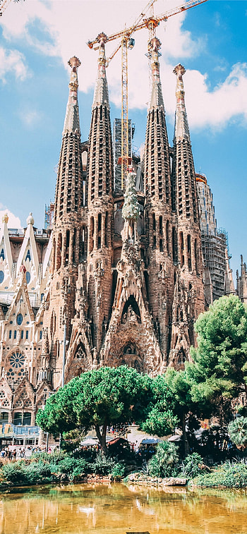 Sagrada Familia, Barcelona , Stunning cathedral, genic landmark HD phone wallpaper