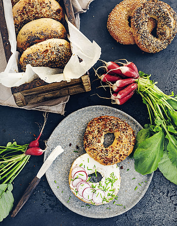 Variety of bagel recipes, Creative toppings, Fundamental bagel recipes, Culinary expertise HD phone wallpaper