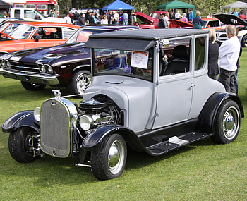 1926 Ford at the Radium Hot Springs car show 92 , headlights, graphy, black, grey, car, grass, Engine, green, red, Chrome, tires, Ford HD wallpaper