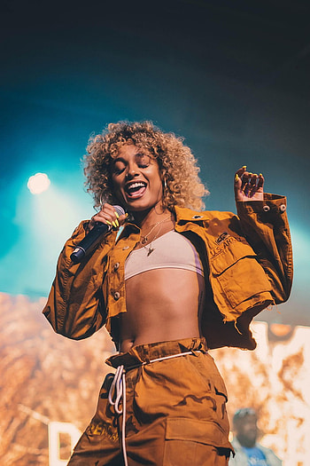Danileigh, star, in my feelings, concert, style HD phone wallpaper