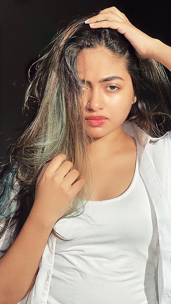Shalin zoya, malayalam actress HD phone wallpaper