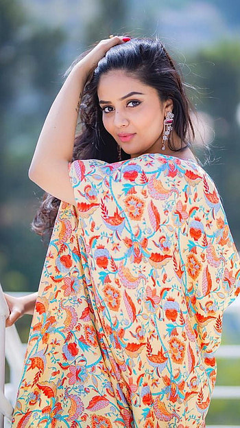 Sreemukhi, telugu actress, model HD phone wallpaper