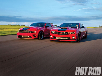 camaro v mustang, ford, mustang, camaro, ss HD wallpaper