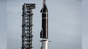 SpaceX Starship stacking, Elon Musk's update, Ambient space atmosphere, Astronomical engineering HD wallpaper