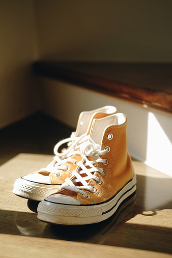 Shine, Light, Miscellanea, Miscellaneous, Sneakers, Brown, Shoes, Footwear HD phone wallpaper