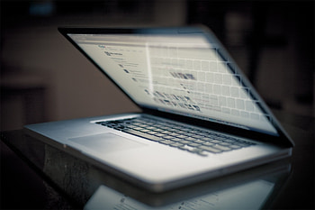 apple macbook pro notebook keyboard table HD wallpaper