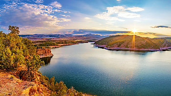 Flaming Gorge Lake in Dutch John, Utah, hills, clouds, sky, sun, water, sunrise, usa HD wallpaper