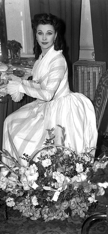 Vivien Leigh, Glamorous movie star, Hollywood legend, Iconic roles HD phone wallpaper