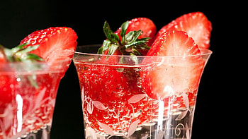 Strawberries Drinks, black, strawberry, black background, strawberries, berries, berry, drinks, food, glass, drink, strawberries drink HD wallpaper