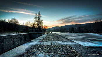 stone pier by a rapid river at sundown, river, canal, sundown, pier, stone HD wallpaper