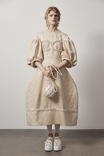 Simone Rocha, Hand-embroidered castles HD phone wallpaper