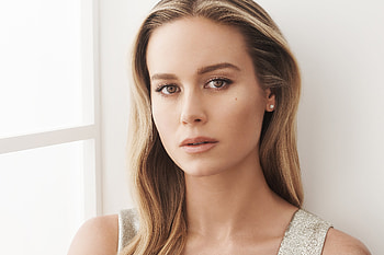 Brie Larson Decorte 2020 hoot , brie-larson, celebrities, girls, hoot HD wallpaper