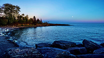 Autumn arrives on the shores of Lake Superior, Minnesota, sky, rocks, sunset, trees, water, usa HD wallpaper